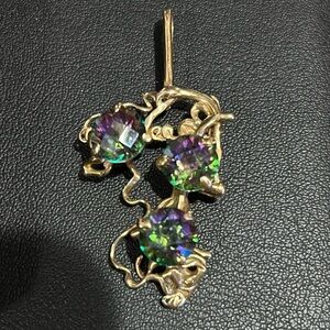 Artist design gold and stones.